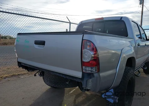 2010 Toyota Tacoma Prerunner V6 из США, поврежденный, VIN 3TMJU4GN6AM097480